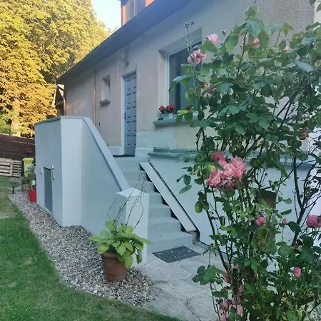 Przytulny W Zacisznej Okolicy Z Lazienka Wspolna Dla Dwoch Pokoi Appartement